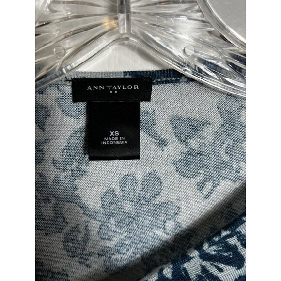 Ann Taylor Long Sleeve Pullover‎ Sweater Floral Blue Women's Size XS - Picture 3 of 5